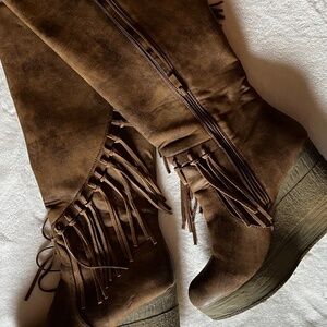 SBICCA VINTAGE COLLECTION GRIFFIN BOOTS (SZ 10)